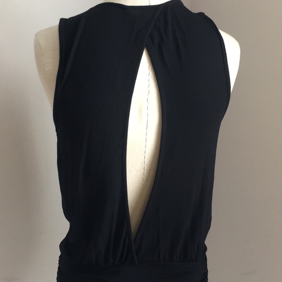 Black tulip cut open back low cut dress - Picture 4 of 5